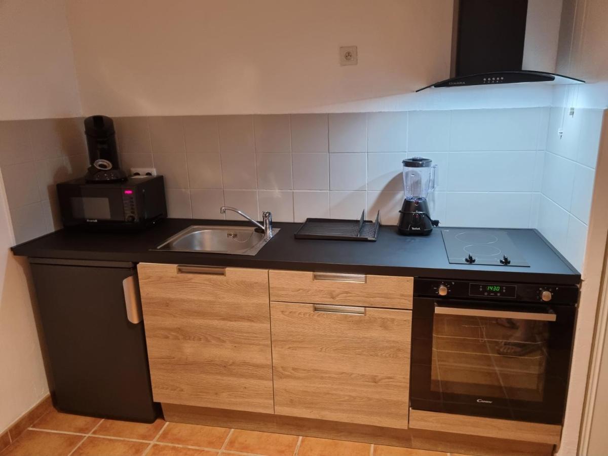 Appartement 1 Chambre Avec Piscine Uzes Luaran gambar
